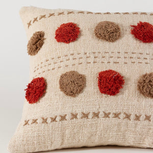 ALMOHADON POMPONES HATHAI - 45 x 45