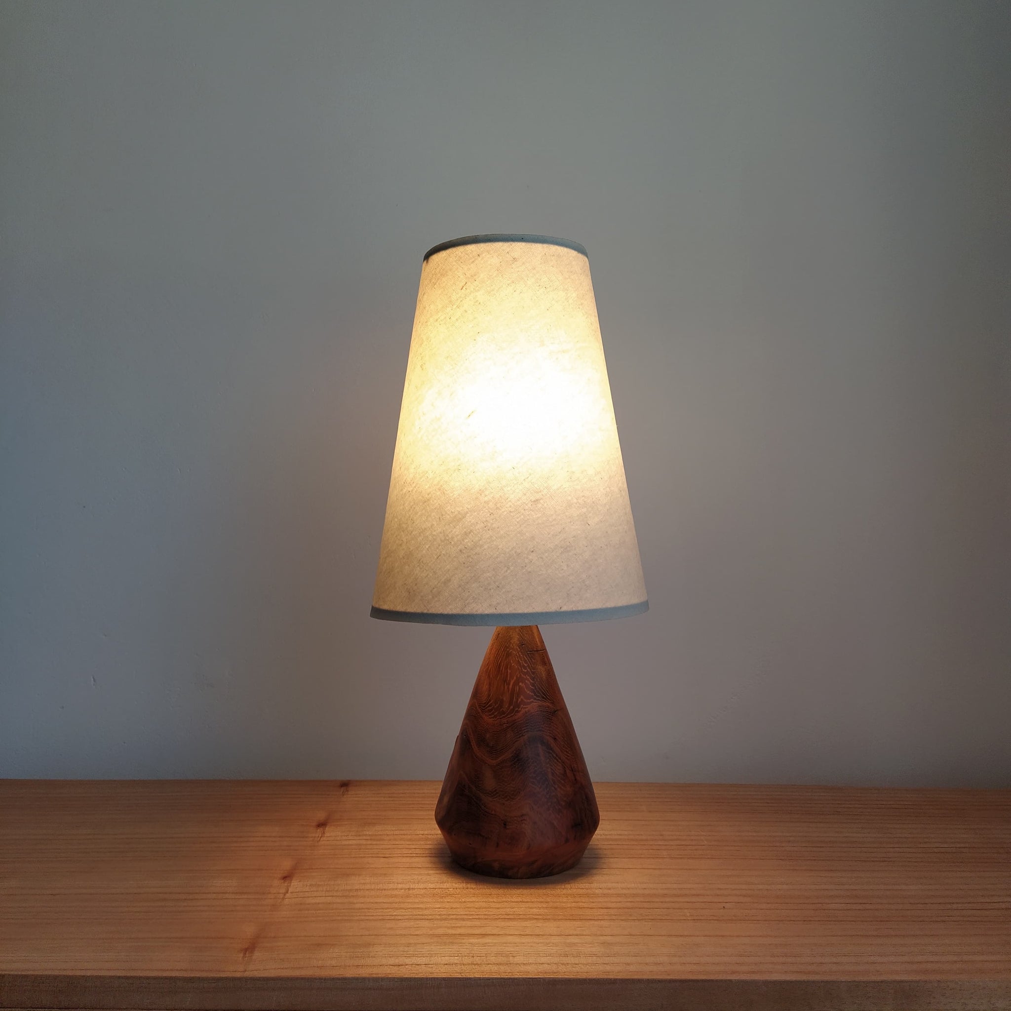 LÁMPARAS VELADORES DE MADERA NACIONAL ARTESANAL