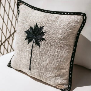 ALMOHADON PALMERA BORDADO Y MARCO NEGRO