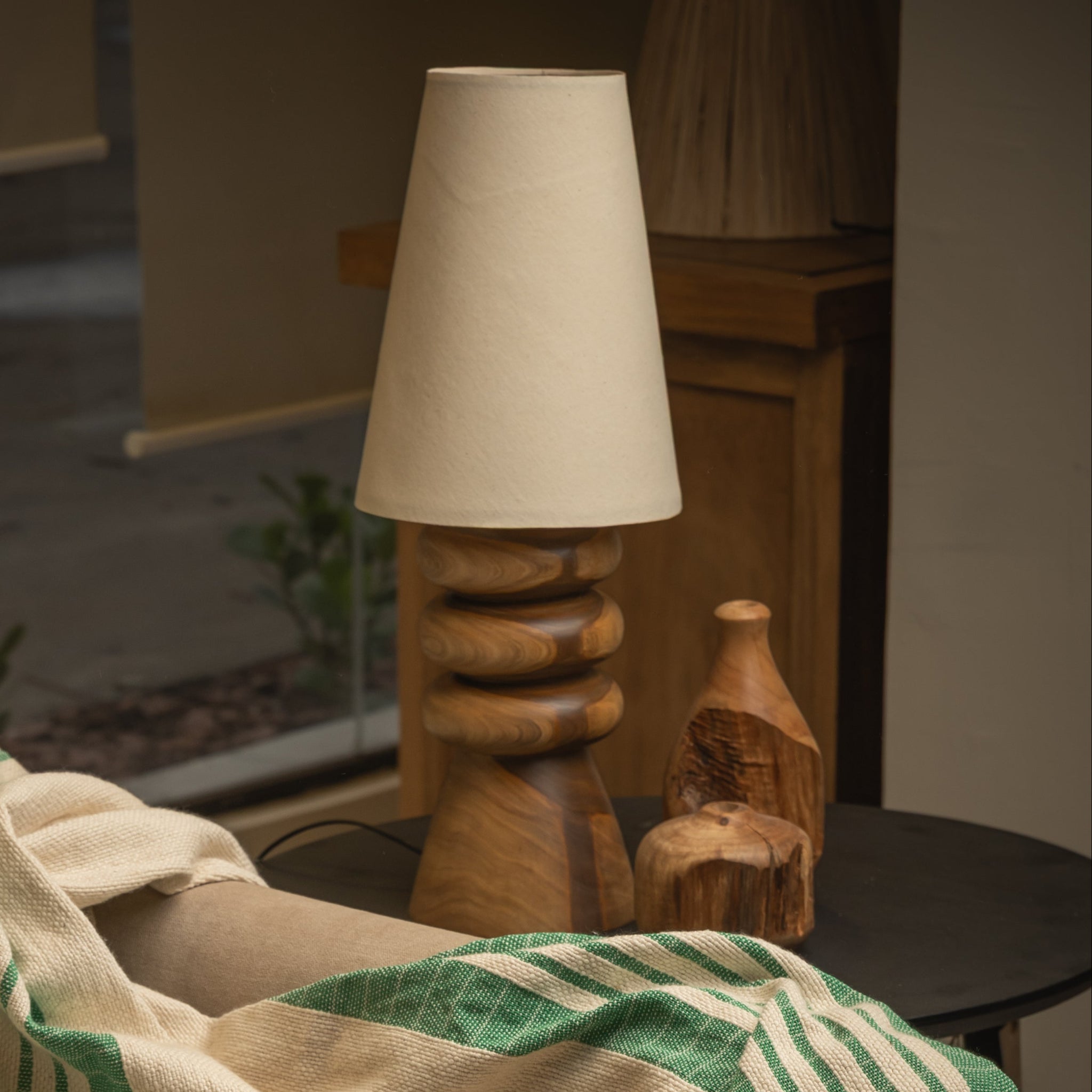 HANDCRAFTED CERAMIC TABLE TABLE