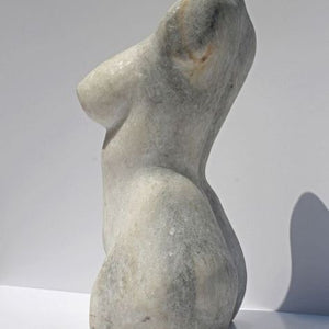 ESCULTURA BUSTO DE DAMA