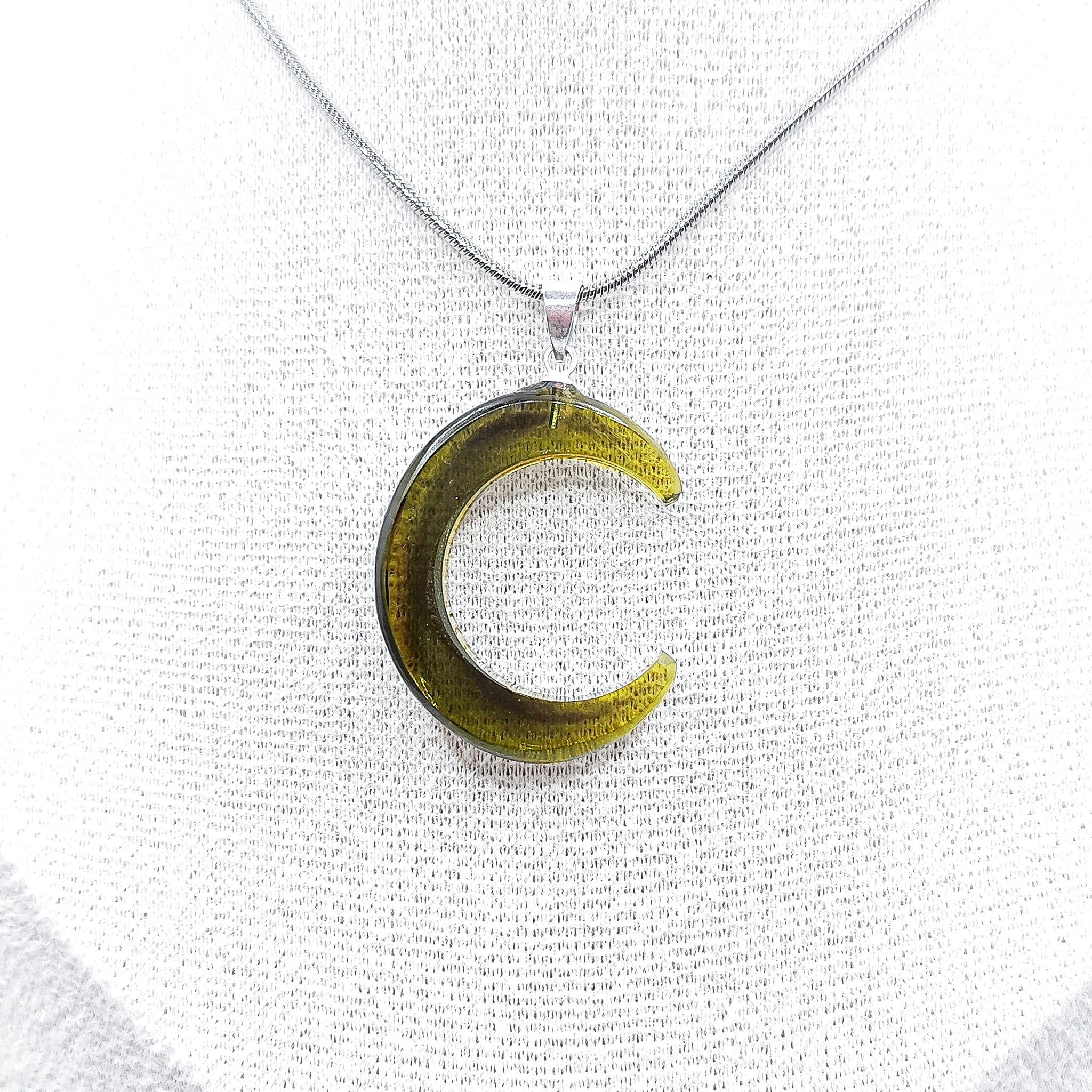 Collar Luna Color Verde Vino Colección Eternal