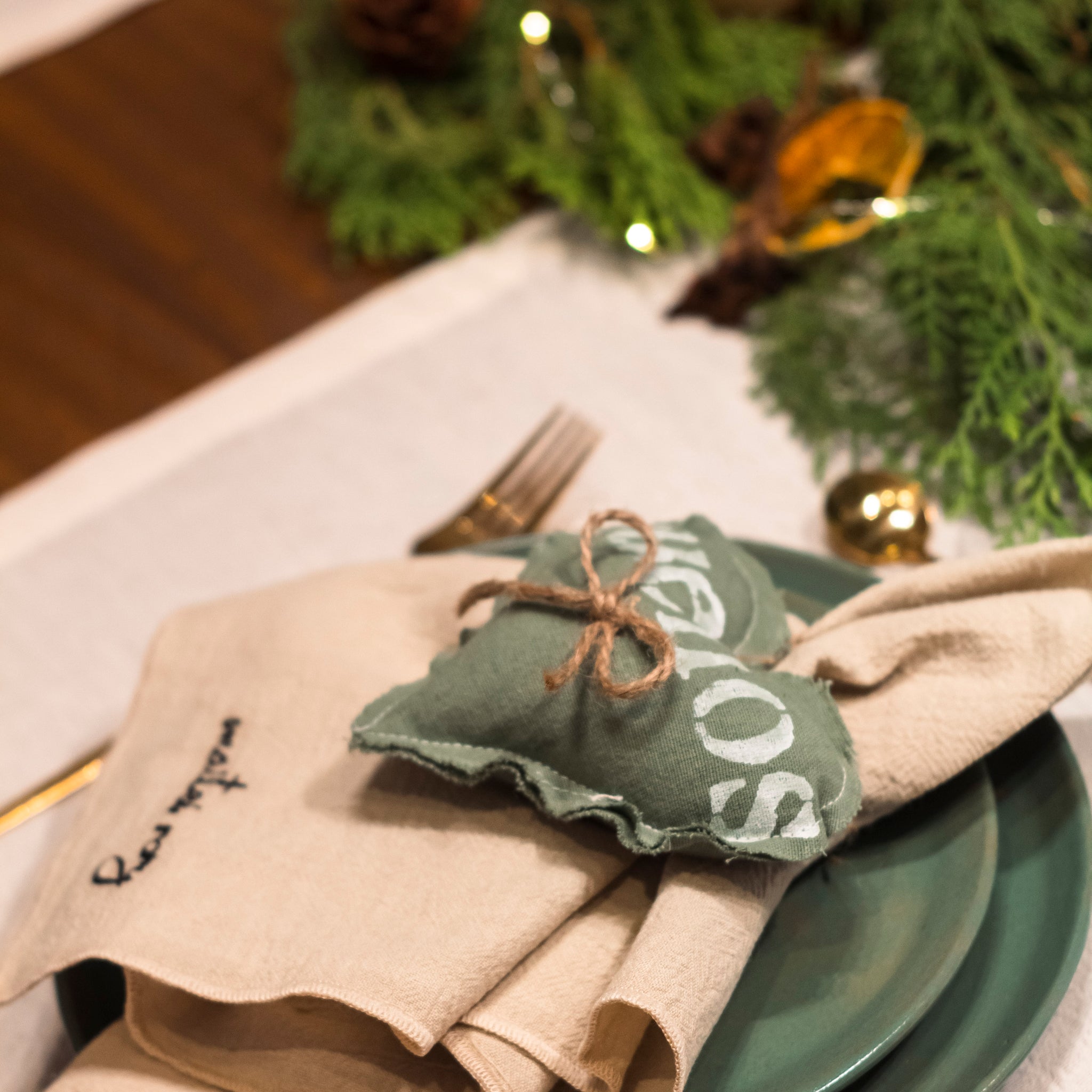 DECO HANGING OR NAPKIN RING WITH PHRASES