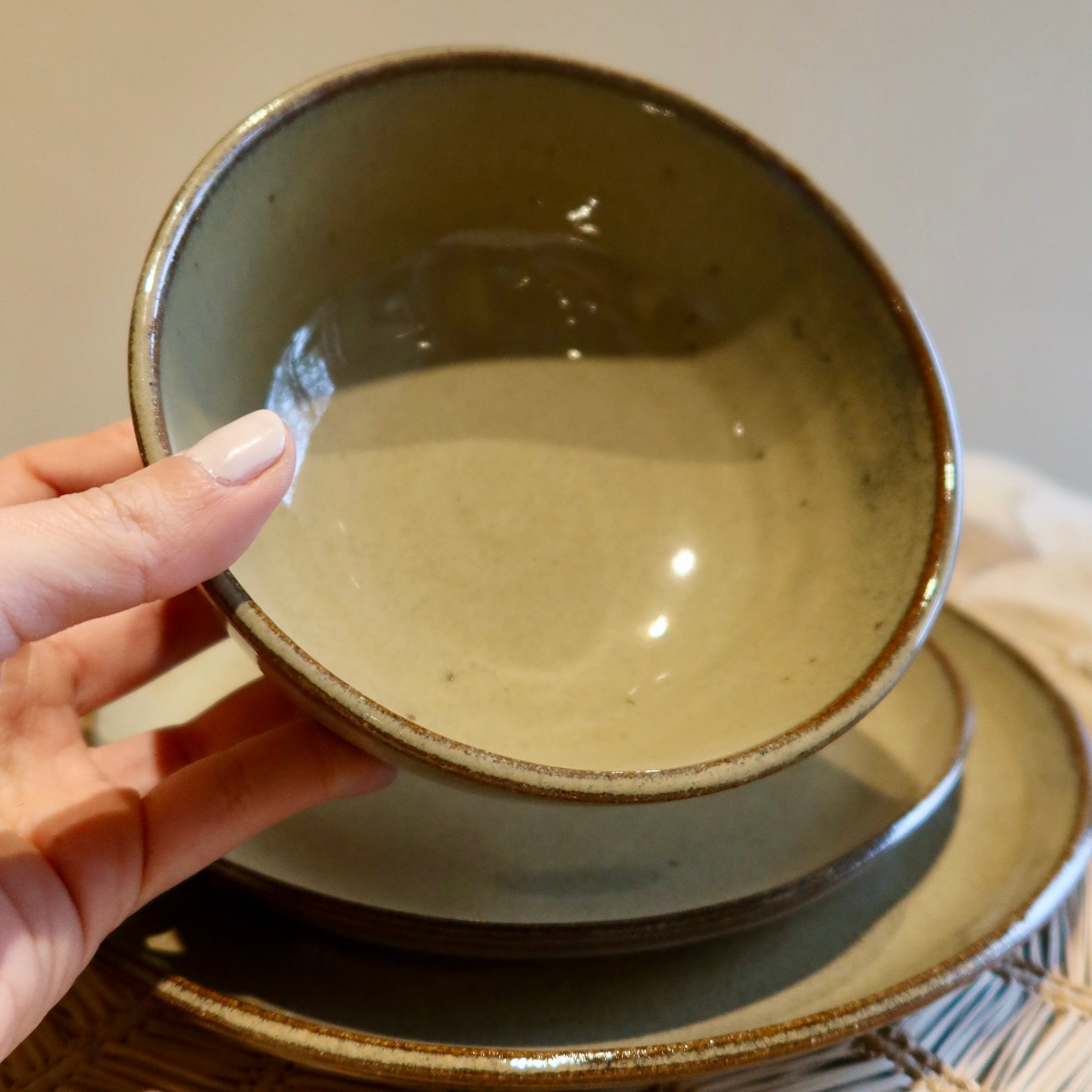 PLATO BOWL DE CERAMICA OLIVA