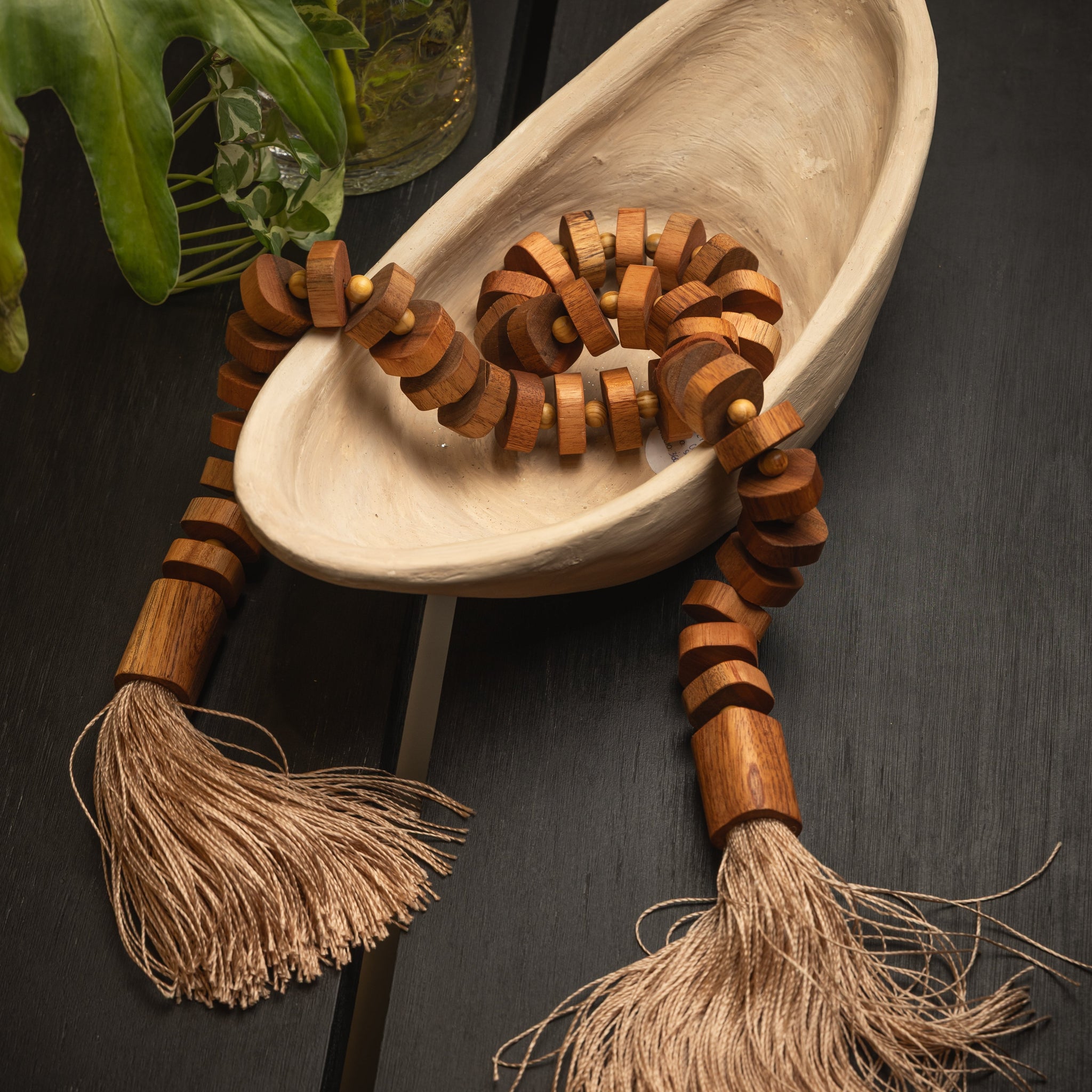 COLLAR DECORATIVO DE CEDRO