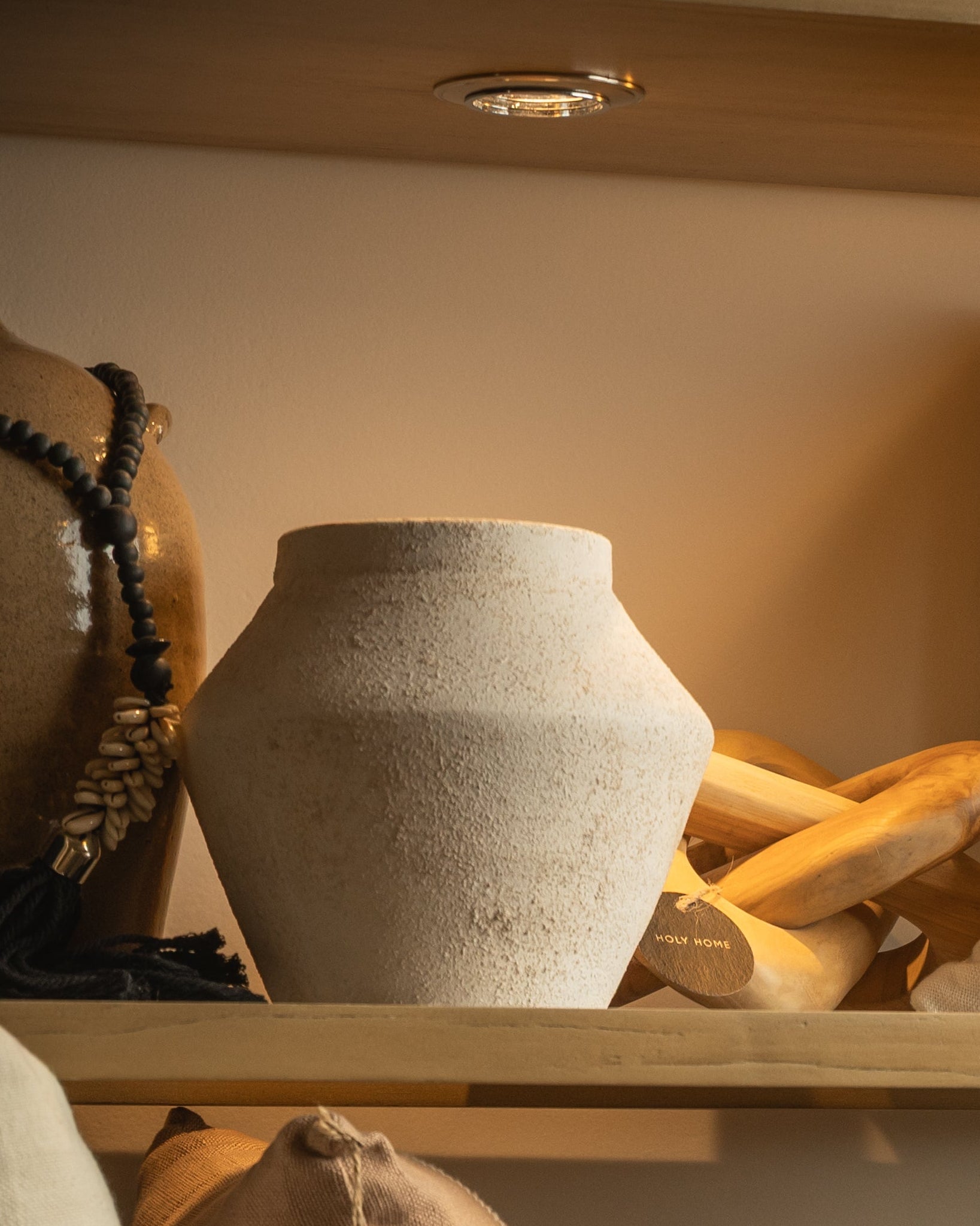 JARRÓN TEXTURADO BLANCO DE CERÁMICA ARTESANAL