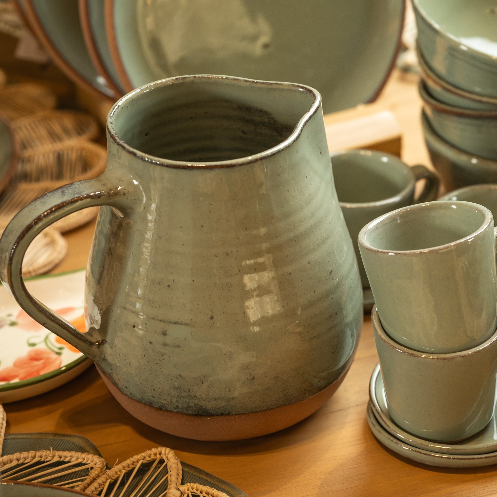 JARRA LECHERA DE CERÁMICA ARTESANAL - LAUREL