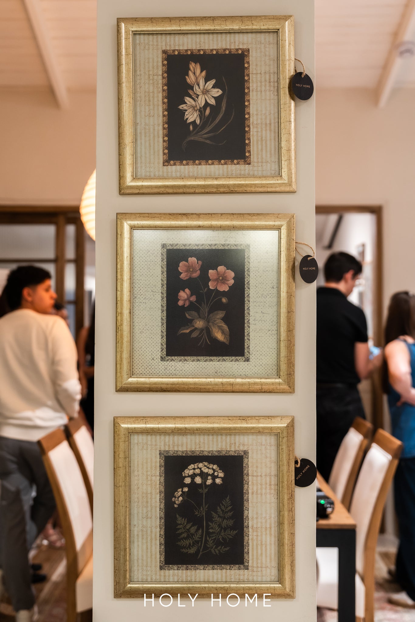 CUADROS LOS JARDINES DE MIMI - ENMARCADO DORADO 37 x 37 cm