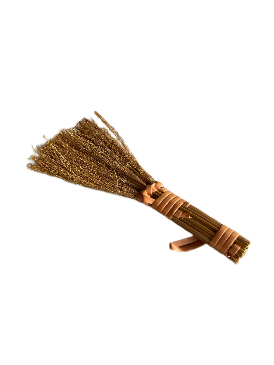 DECORATIVE BROOMS HOLY HOME