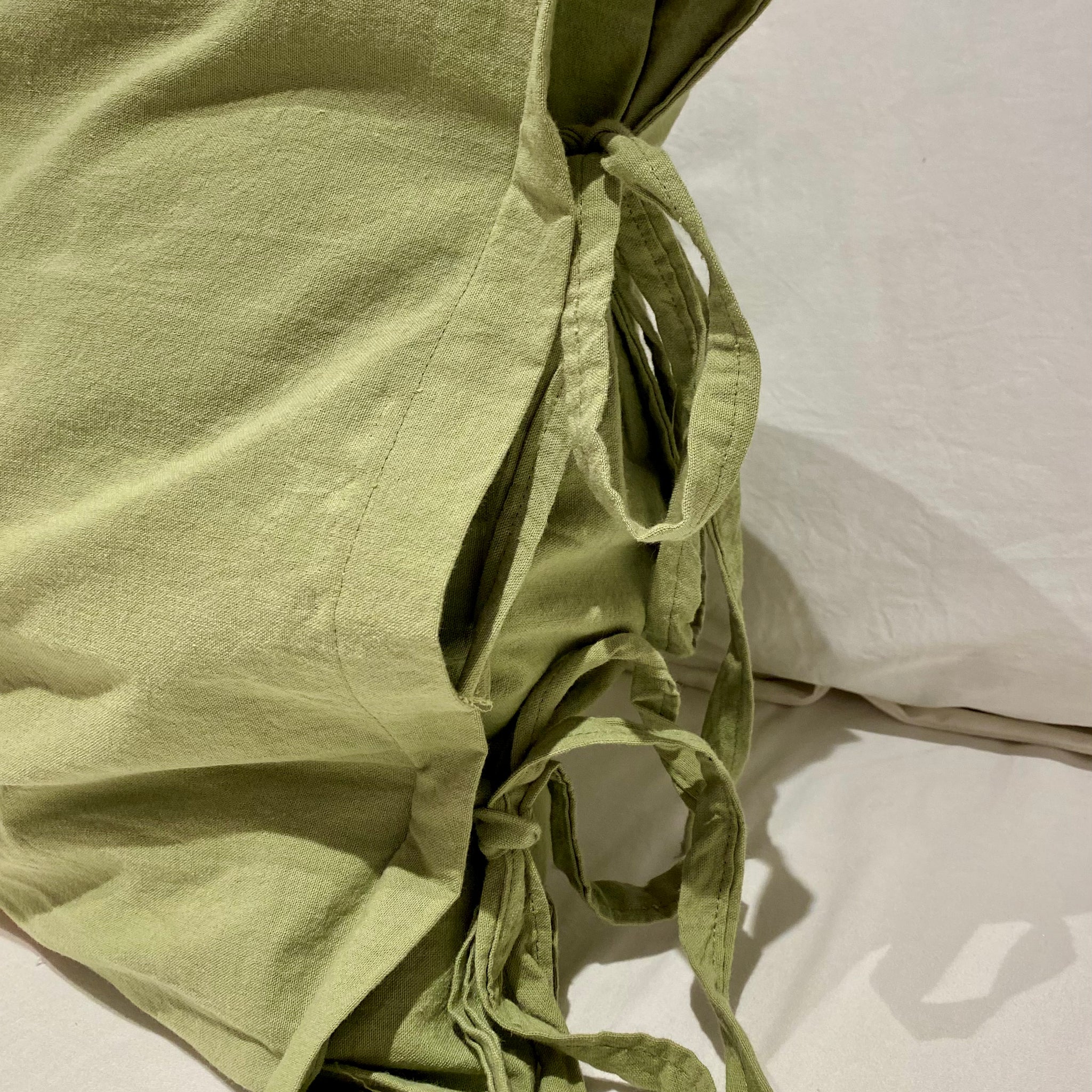 BED PILLOWCASE WITH TIES - TUSOR GREEN